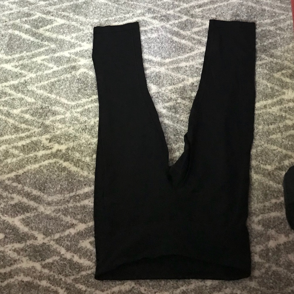 Lululemon black cropped leggings